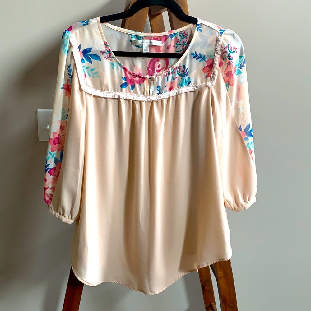 Lauren Conrad long sleeve 100% poly blouse